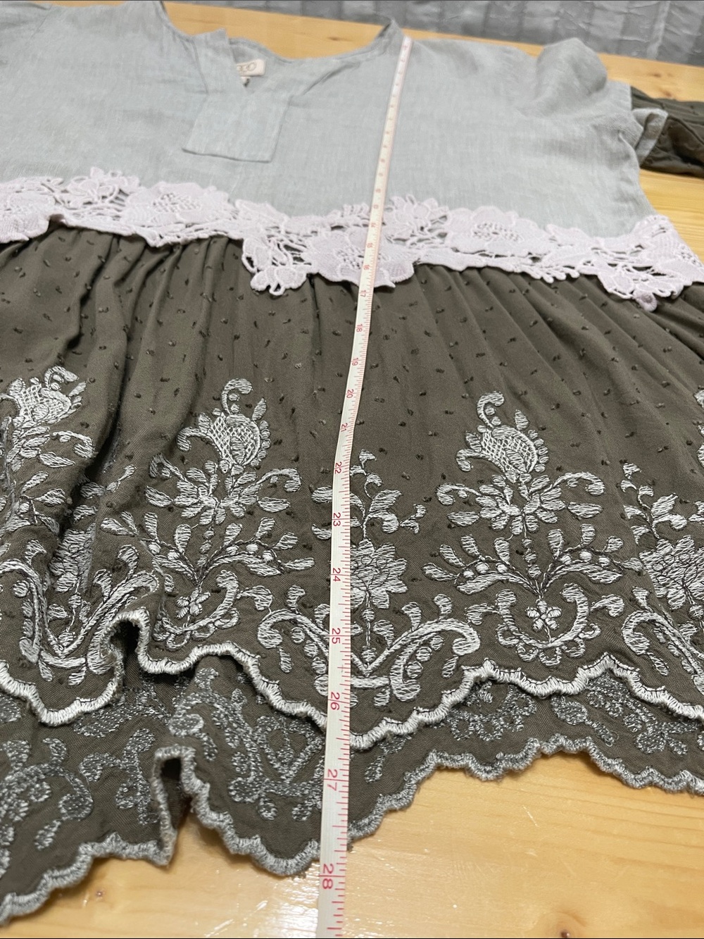 LOGO Lavish Boho Mixed Media Lace Embroidery Tunic Top Gray Olive Green Tiered M - Picture 13 of 16